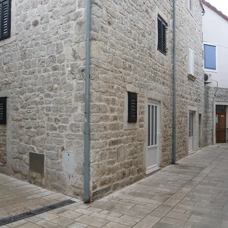 Zrinka Jelsa (Hvar)